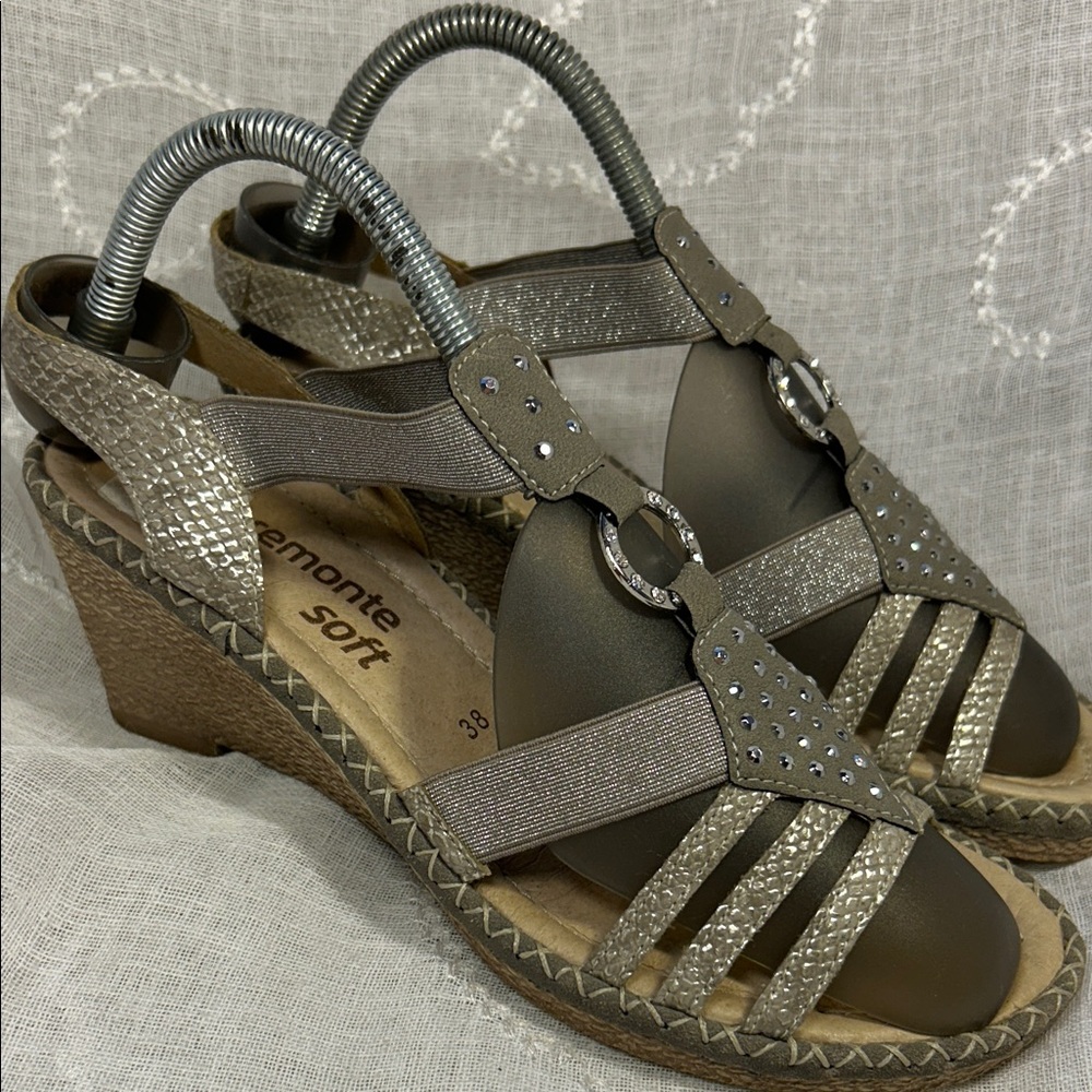 Remonte almost NEW wedge sandals